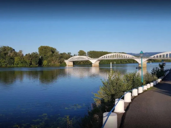 Berges de Saône sous le pont